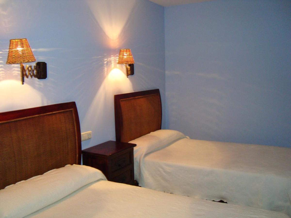 Hotel Charle Jaca Luaran gambar