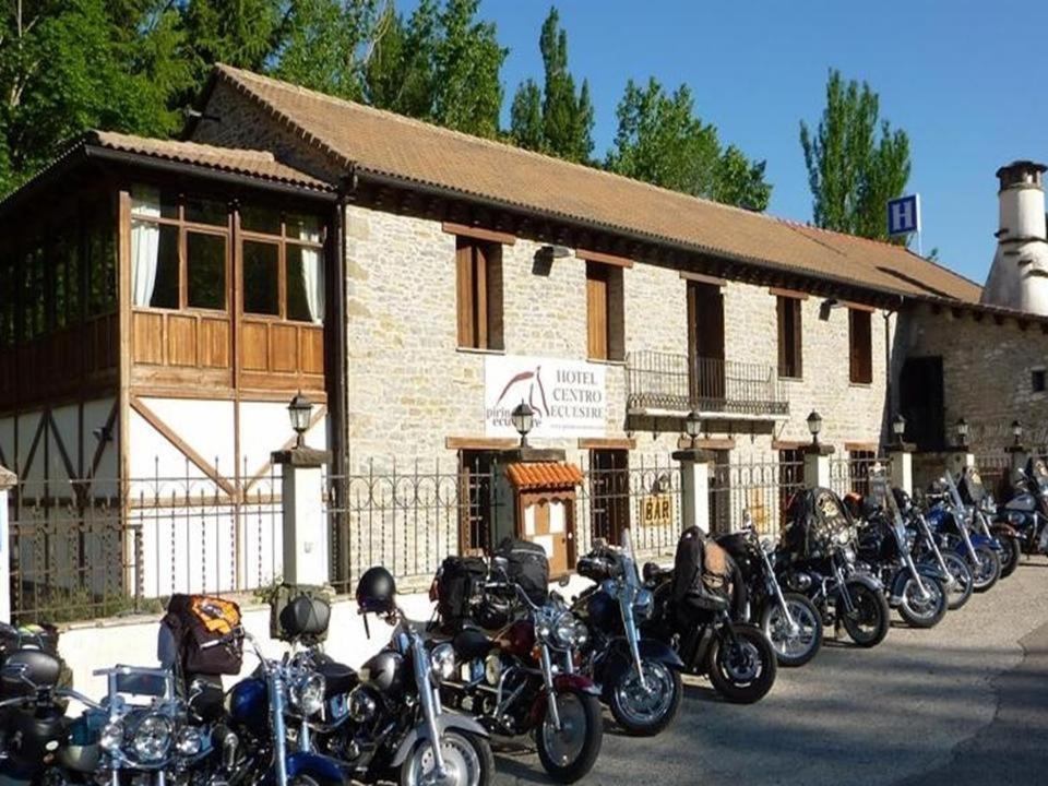 Hotel Charle Jaca Luaran gambar