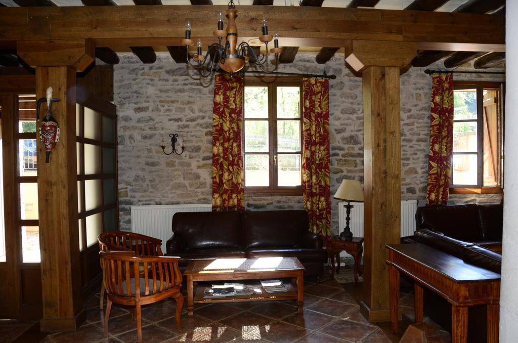 Hotel Charle Jaca Luaran gambar