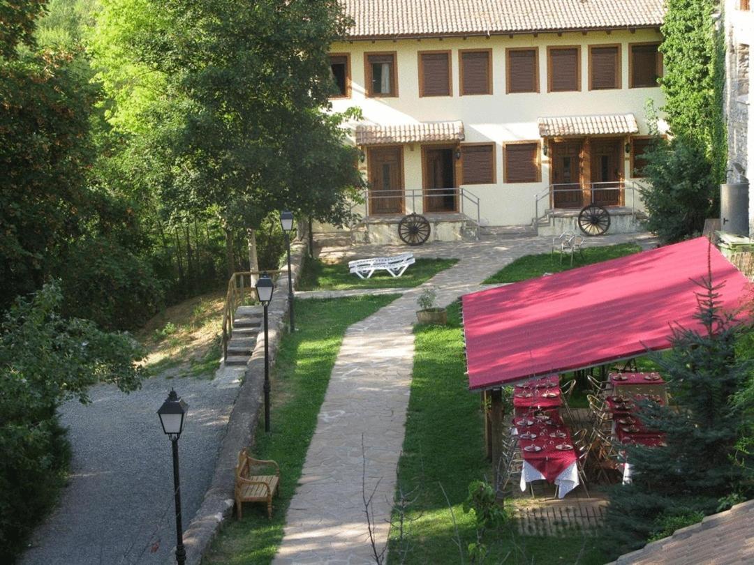 Hotel Charle Jaca Luaran gambar