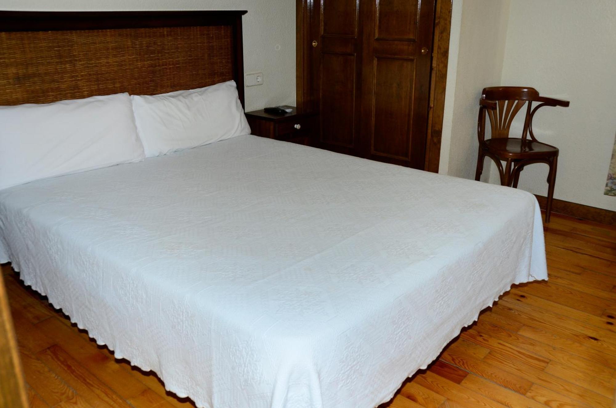 Hotel Charle Jaca Bilik gambar