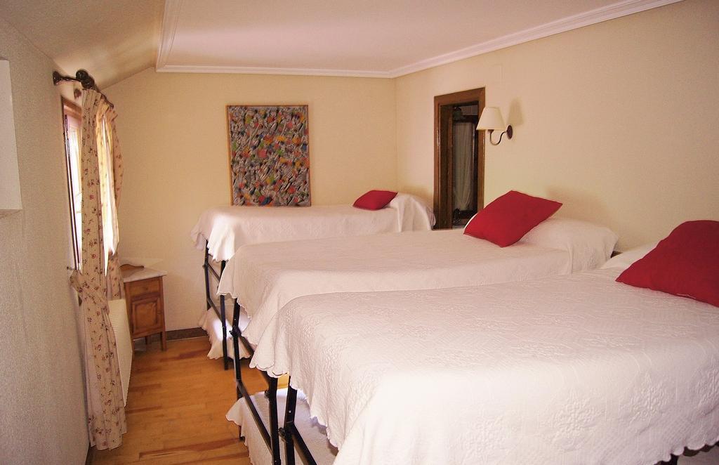 Hotel Charle Jaca Luaran gambar