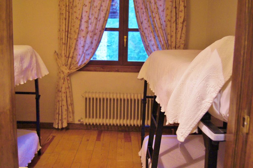 Hotel Charle Jaca Luaran gambar